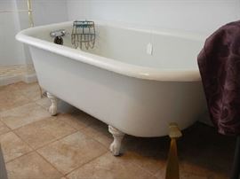 CAST IRON BATH TUB