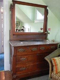 EASTLAKE DRESSER W/ MIRROR