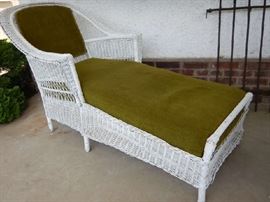 WICKER CHAISE