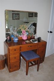 Vanity and stool 1950/60s