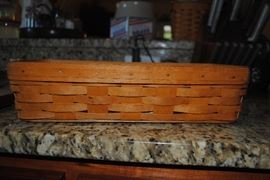 Longaberger bread basket with 2 cloth liners