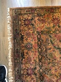 Beroom rug detail