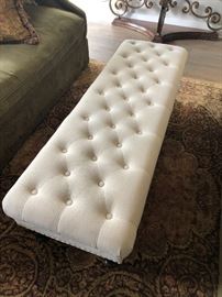 Tufted bench