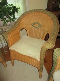 WICKER CHAIR