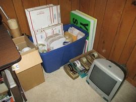 SHIPPING/EBAY SUPPLIES, APPLE MONITOR (1999)