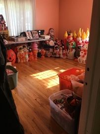 HOLIDAY PLATIC BLOWMOLDS