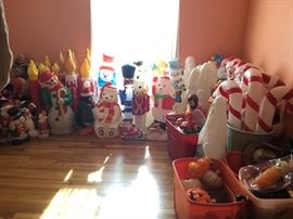 HOLIDAY PLASTIC BLOWMOLDS