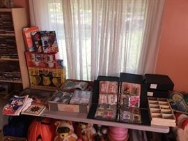 MAGAZINES, BINDERS W/COLLECTORS CARDS (ALL NEW IN PACKAGE)
