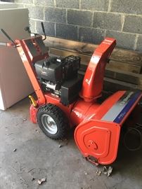 SNOW BLOWER