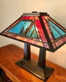 Stained Glass Lamp        http://www.ctonlineauctions.com/detail.asp?id=725680