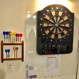   Electronic Dart Board Set  http://www.ctonlineauctions.com/detail.asp?id=725861