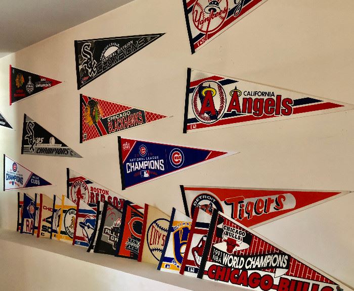  Banners and Pennants             http://www.ctonlineauctions.com/detail.asp?id=725886