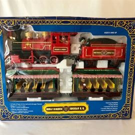  Walt Disney World RR Steam Train #1 with Characters  http://www.ctonlineauctions.com/detail.asp?id=725461
