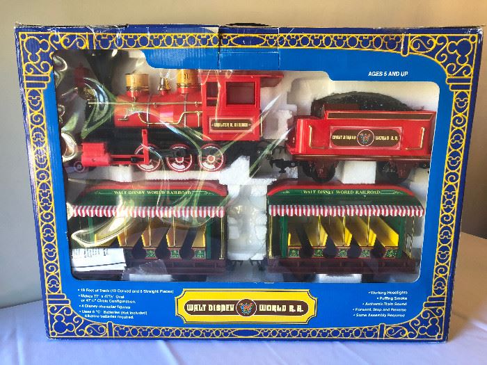 Walt Disney World RR Steam Train #2        http://www.ctonlineauctions.com/detail.asp?id=725501