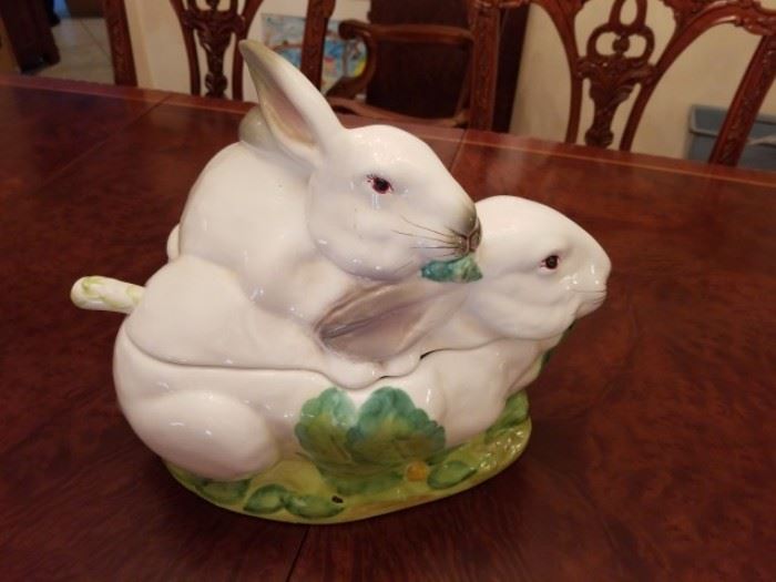 beautiful vintage 2 bunnies soup tureen   - porcelain  $85