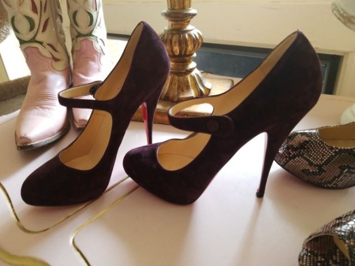 Christian Loubutin labelled brown suede heels 41EUR