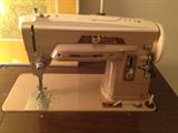 Singer Sewing Machine, Works Good