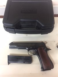 Star 9mm Largo hand gun with case