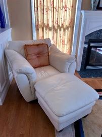 Leather arm chair with ottoman