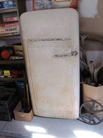 Vintage Kelvinator,  All Original Chrome and Parts, Runs Well