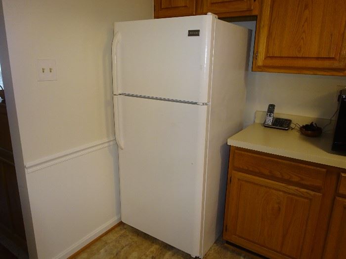 Frigidaire - Refrigerator / Freezer