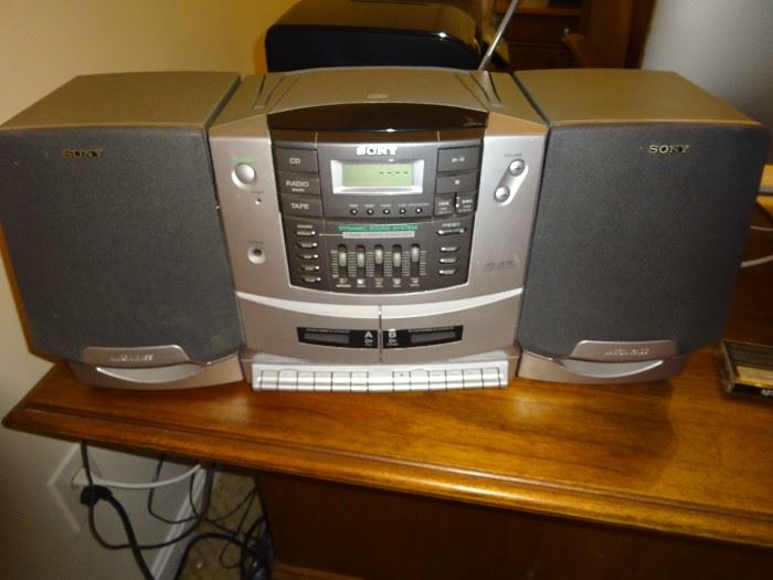 SONY CD, Stereo Player with Equalizer and two Speakers