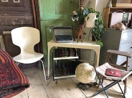 Mix up a little vintage, a little midcentury.... and throw in some antique Egyption doors.  Yeah.  That’s Picker Palooza.