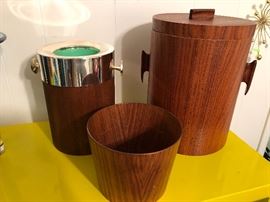 Such a fine set of teak ice buckets 