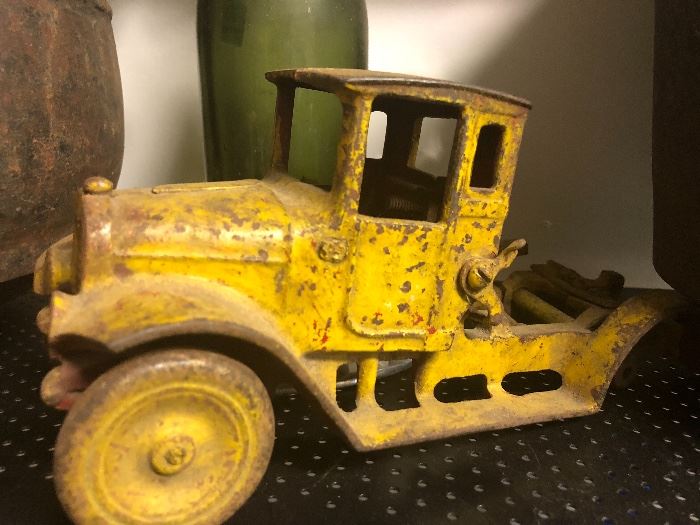 Antique cast iron truck, missing a few parts but makes up for it in charisma 