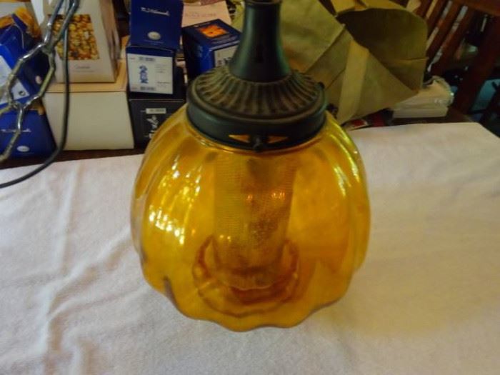 Gold Hanging Lantern with Chain        https://ctbids.com/#!/description/share/25635