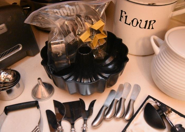 Kitchen Utensils & Gadgets, Baking Pans, Cookie Cutters