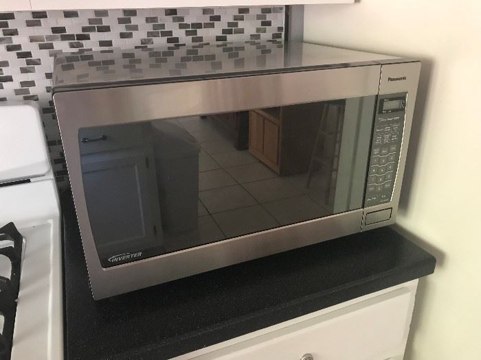 Nearly new Microwave