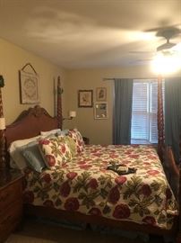 King size quilt and pillow shams