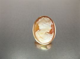 14K Yellow Gold Carved Shell Cameo Brooch
