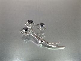 Sterling Silver Flower Onyx Brooch
