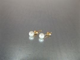 14K Yellow Gold Pearl Earrings
