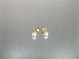 14K Yellow Gold Pearl Earrings
