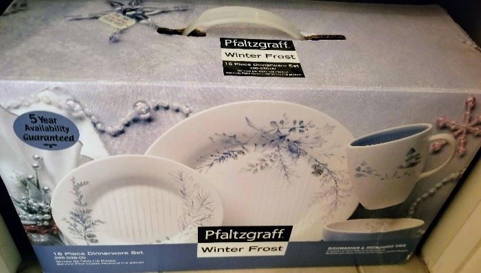Pfaltzgraff winter frost 16 pc dinnerware
