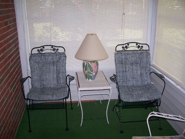 PAIR OF BLACK WROUGHT IRON ARMCHAIRS, WHITE LAMP TABLE & LAMP
