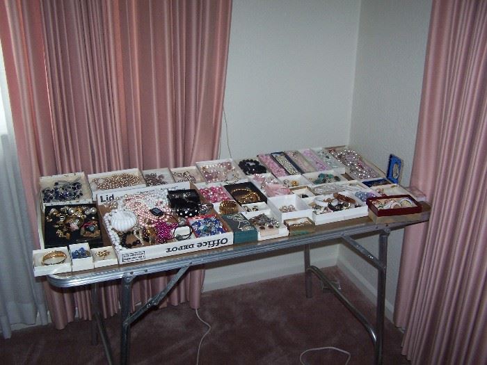 TABLE OF COSTUME JEWELRY