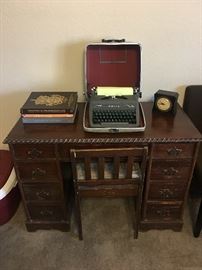 Antique desk & typewriter 