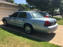 2007 MERURY GRAND MARQUIS FOUR DOOR WITH ONLY 55K ORIGINAL MILES 