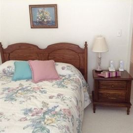 Queen bed and dressers