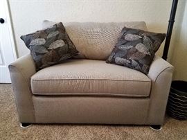 Flexsteel twin sleeper sofa with memory foam mattress