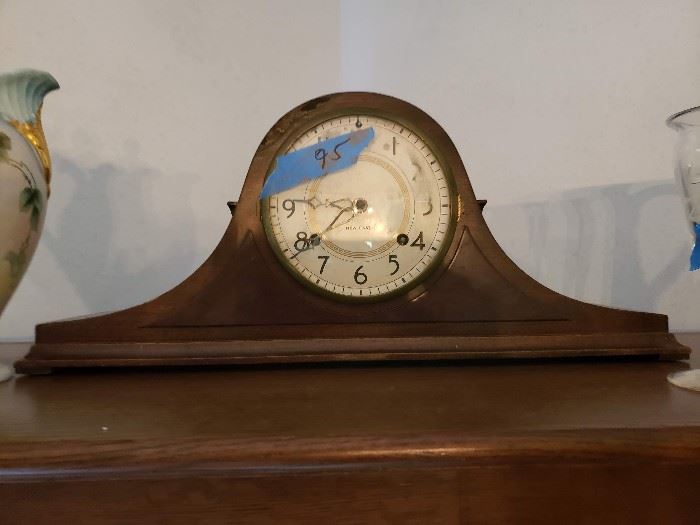 Mantle clock by New Haven