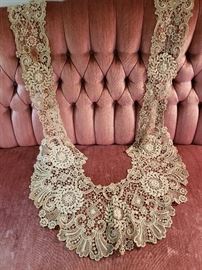 Exceptional lace collar