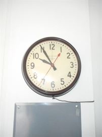 General Electric , Telechron, glass dome/crystal, wall clock