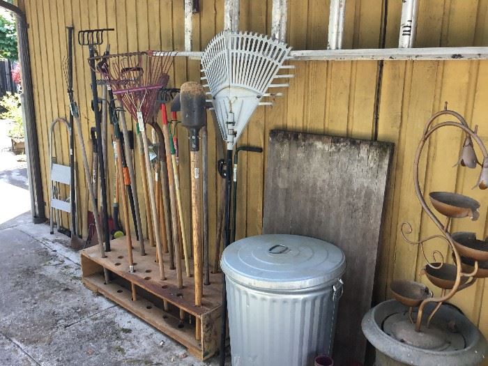 Yard Tools, Galvanized Garbage Can, Fountain