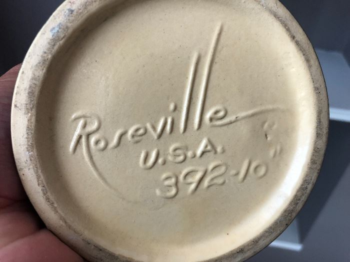 Roseville 392-10”.  As Is