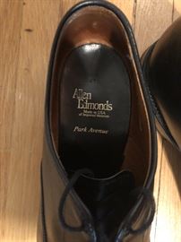 Barely worn men’s Allen Edmonds Park Avenue cap toe dress shoe.  Size 9 1/2